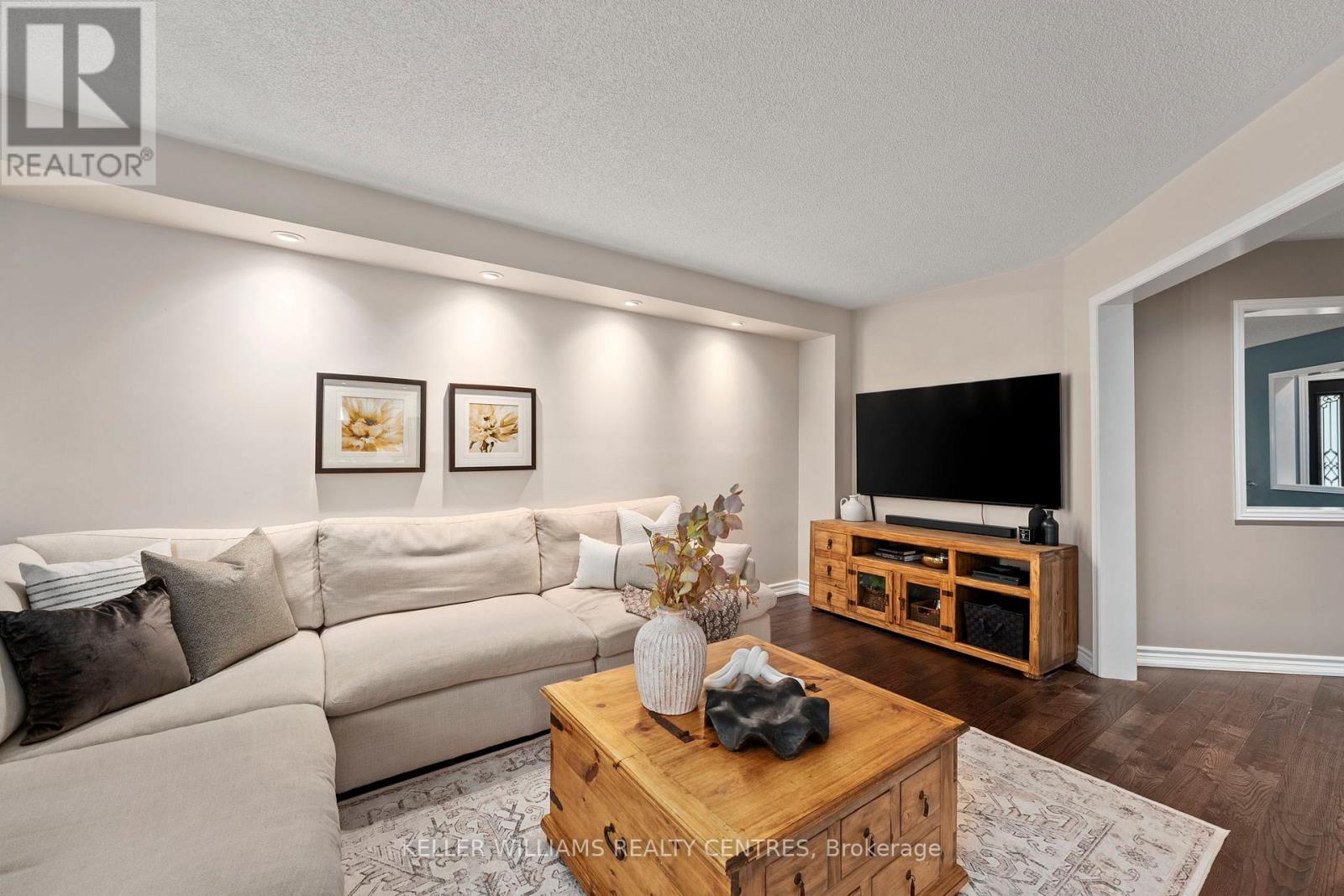 7 Mahogany Court, Aurora, Ontario  L4G 6M8 - Photo 10 - N12679872