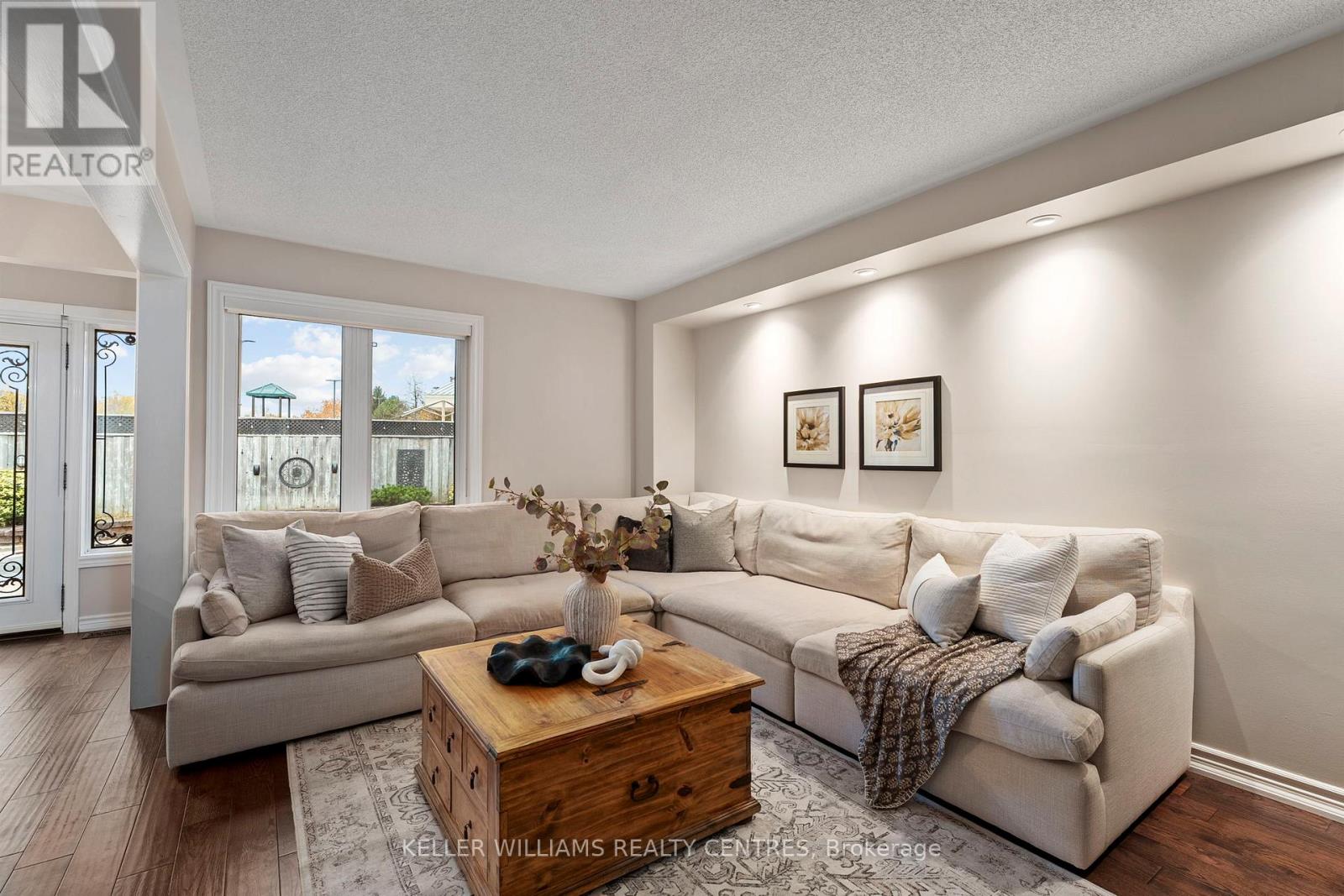 7 Mahogany Court, Aurora, Ontario  L4G 6M8 - Photo 9 - N12679872