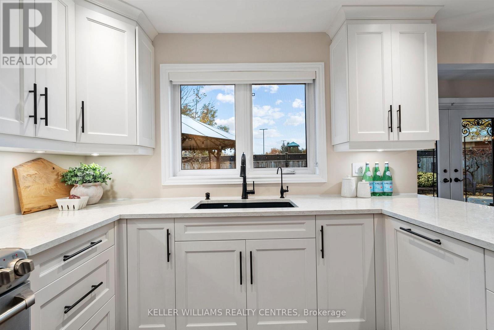 7 Mahogany Court, Aurora, Ontario  L4G 6M8 - Photo 6 - N12679872