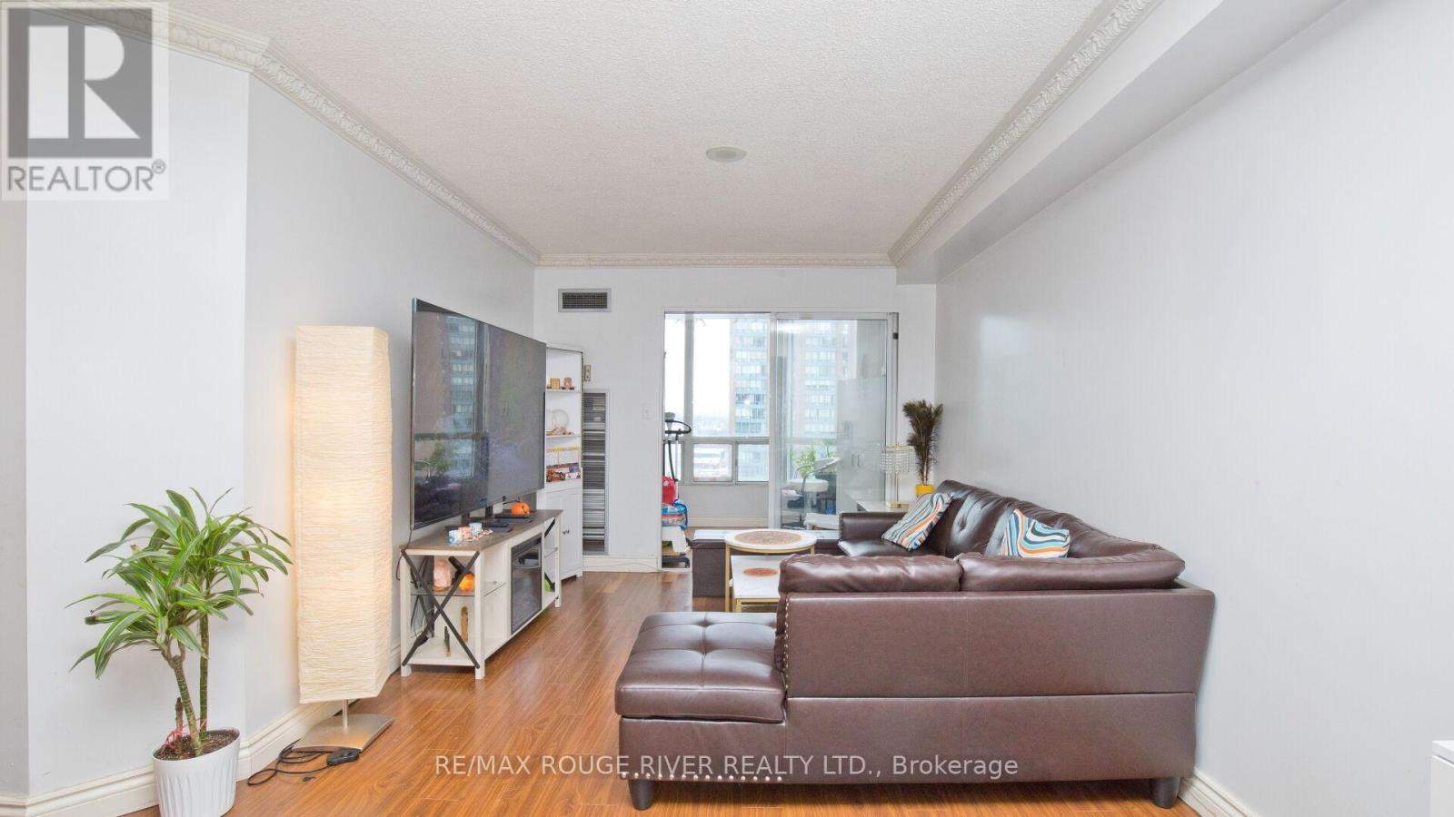 1513 - 155 Hillcrest Avenue, Mississauga, Ontario  L5B 3Z2 - Photo 11 - W12646940