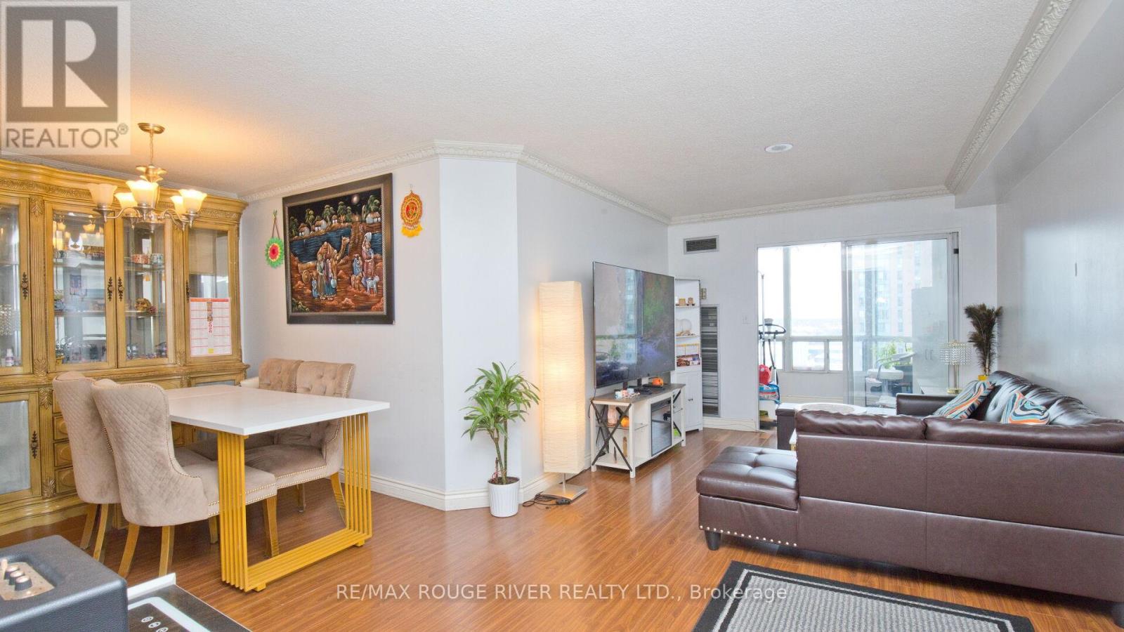 1513 - 155 Hillcrest Avenue, Mississauga, Ontario  L5B 3Z2 - Photo 10 - W12646940