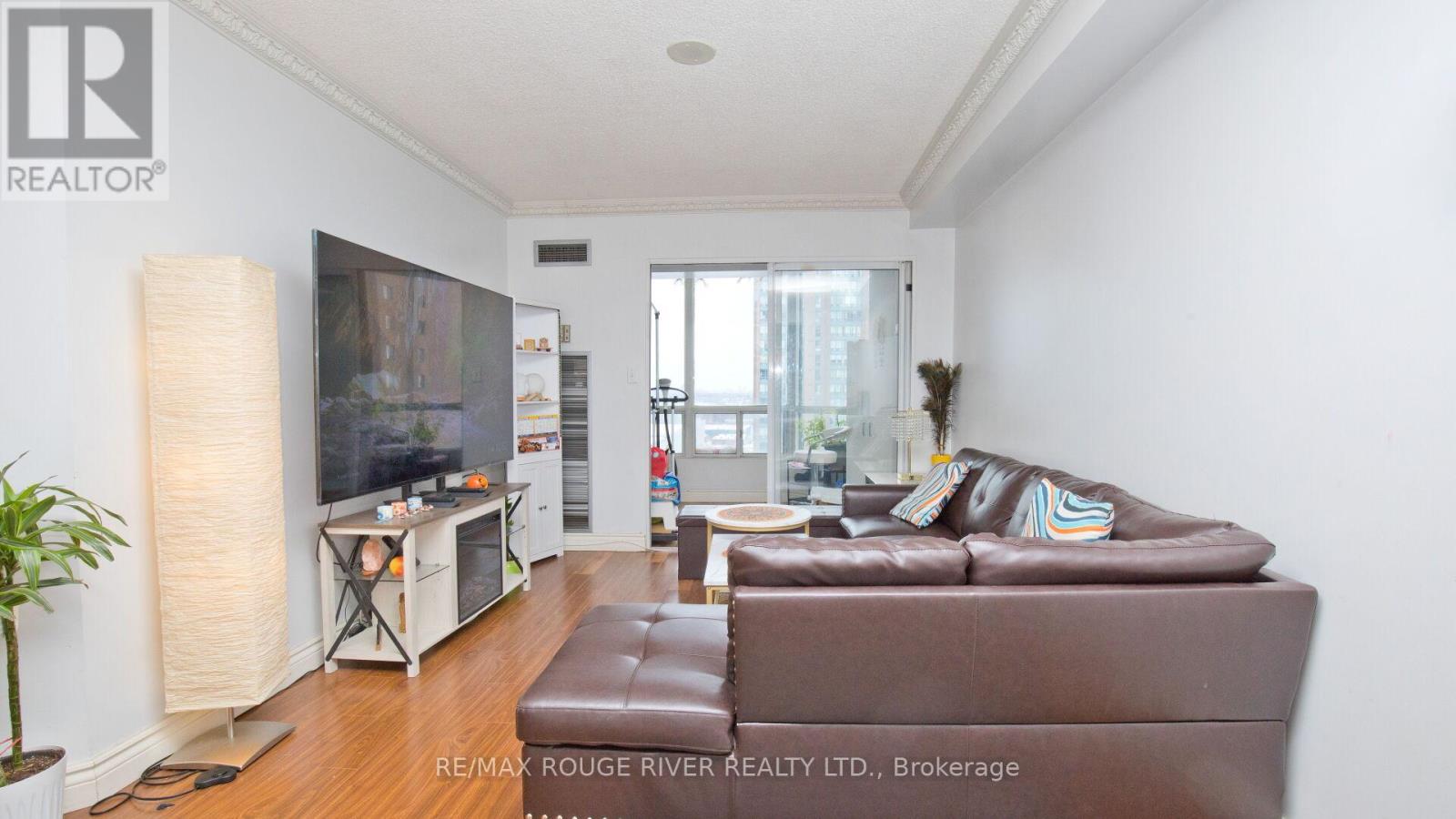 1513 - 155 Hillcrest Avenue, Mississauga, Ontario  L5B 3Z2 - Photo 13 - W12646940