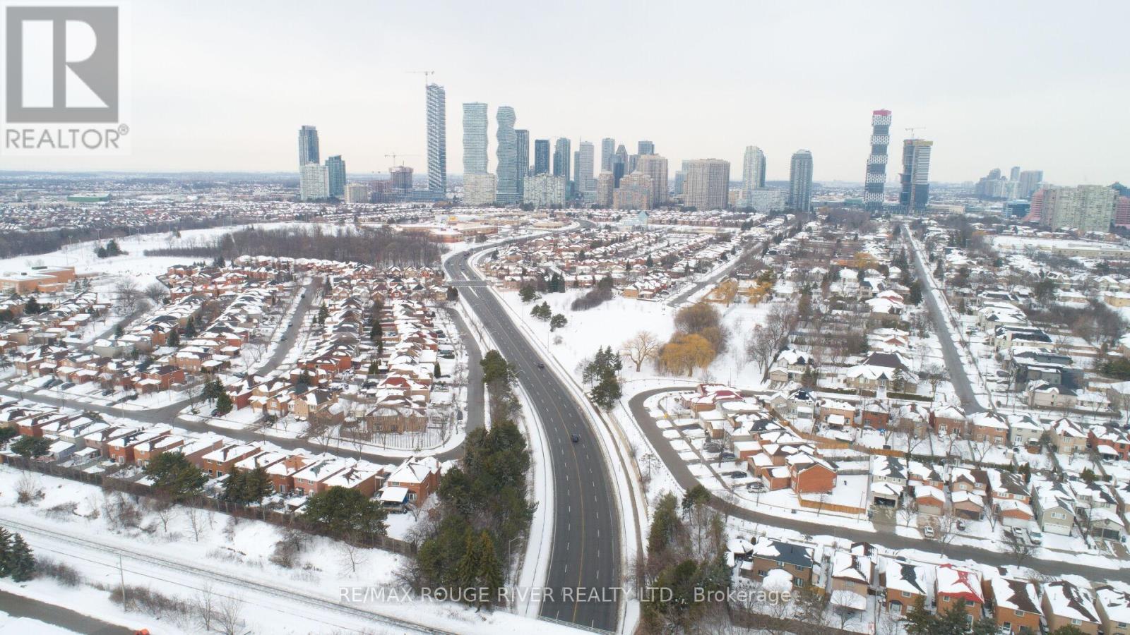 1513 - 155 Hillcrest Avenue, Mississauga, Ontario  L5B 3Z2 - Photo 4 - W12646940