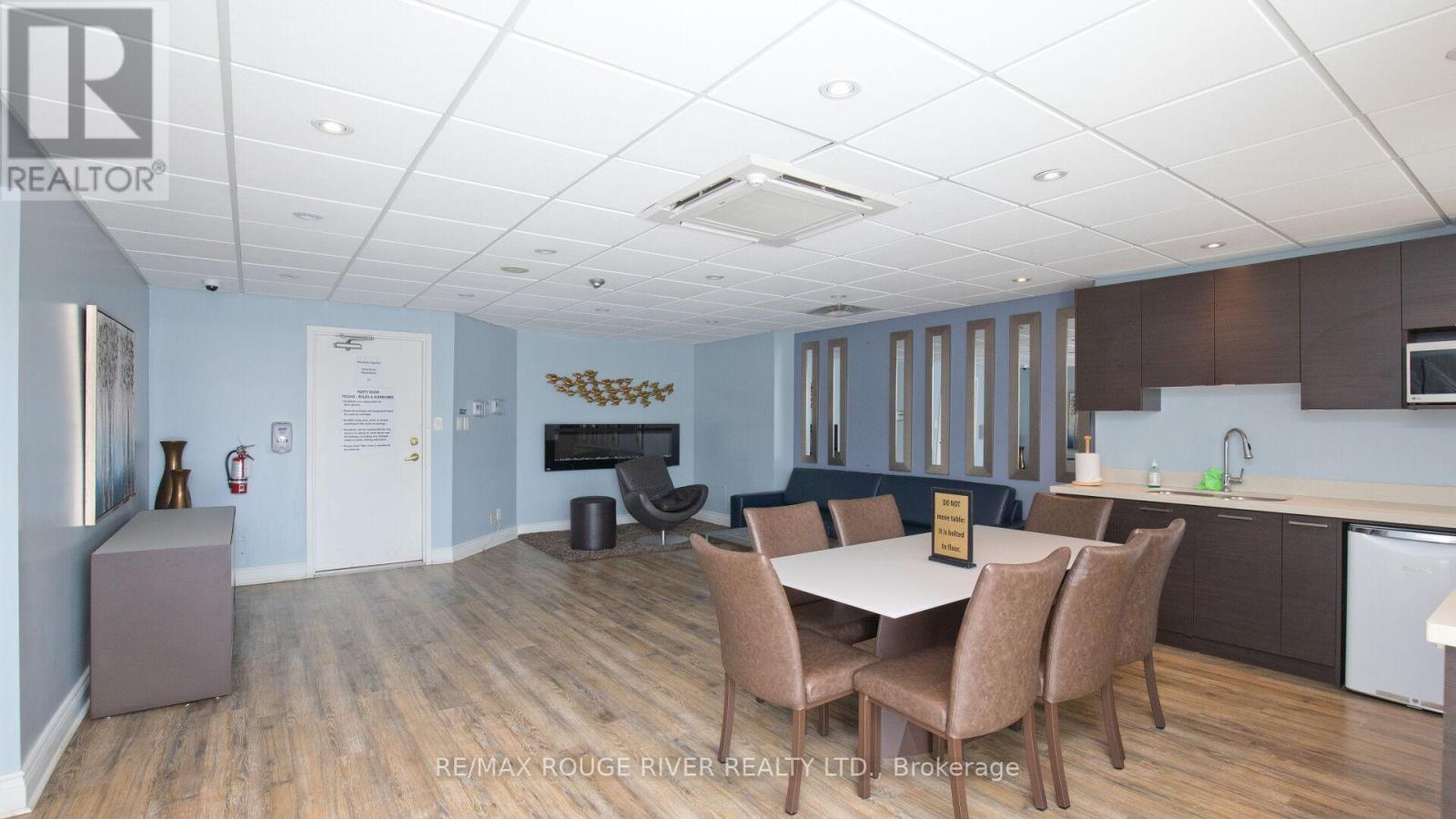 1513 - 155 Hillcrest Avenue, Mississauga, Ontario  L5B 3Z2 - Photo 49 - W12646940