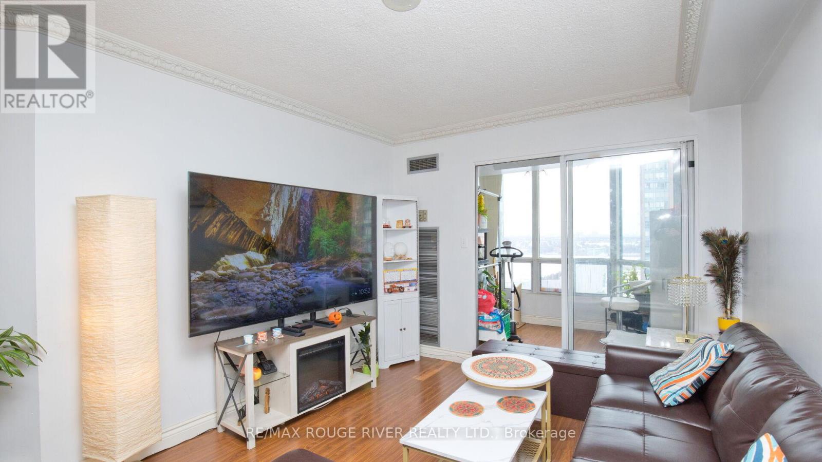 1513 - 155 Hillcrest Avenue, Mississauga, Ontario  L5B 3Z2 - Photo 14 - W12646940