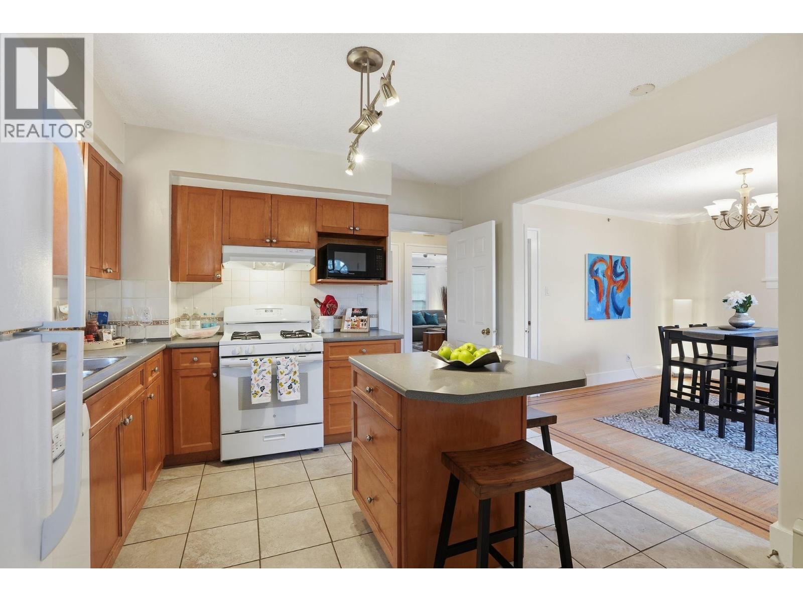 909 W 18th Avenue, Vancouver, British Columbia  V5Z 1W4 - Photo 12 - R3088541