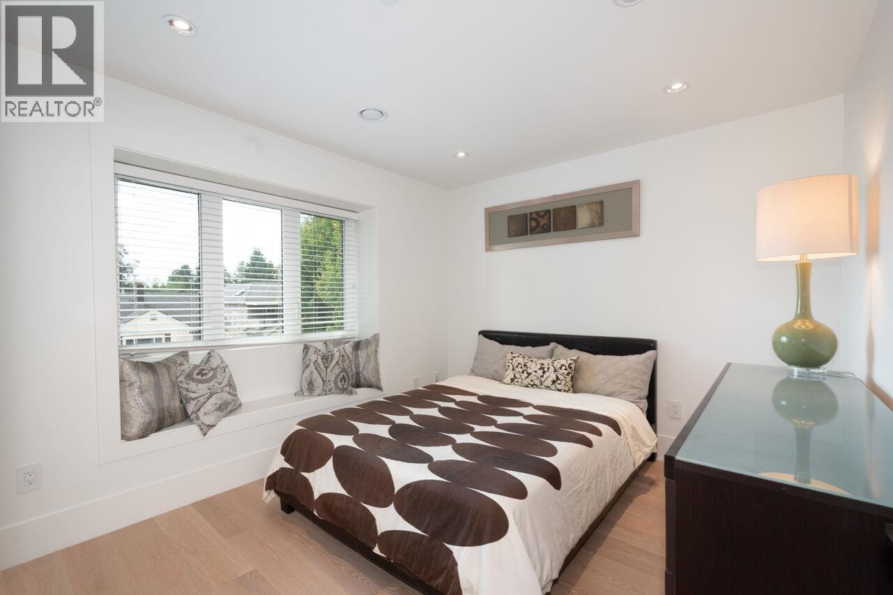 Listing Picture 10 of 36 : 2765 E 27TH AVENUE, Vancouver / 溫哥華 - 魯藝地產 Yvonne Lu Group - MLS Medallion Club Member