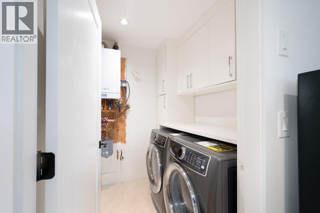 Listing Picture 16 of 36 : 2765 E 27TH AVENUE, Vancouver / 溫哥華 - 魯藝地產 Yvonne Lu Group - MLS Medallion Club Member