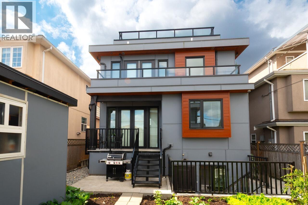 Listing Picture 21 of 36 : 2765 E 27TH AVENUE, Vancouver / 溫哥華 - 魯藝地產 Yvonne Lu Group - MLS Medallion Club Member