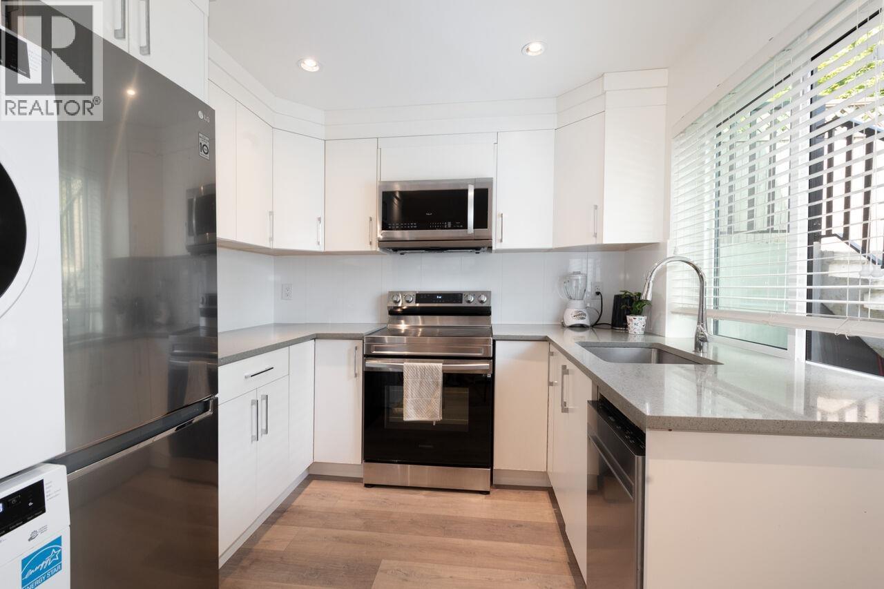 Listing Picture 32 of 36 : 2765 E 27TH AVENUE, Vancouver / 溫哥華 - 魯藝地產 Yvonne Lu Group - MLS Medallion Club Member