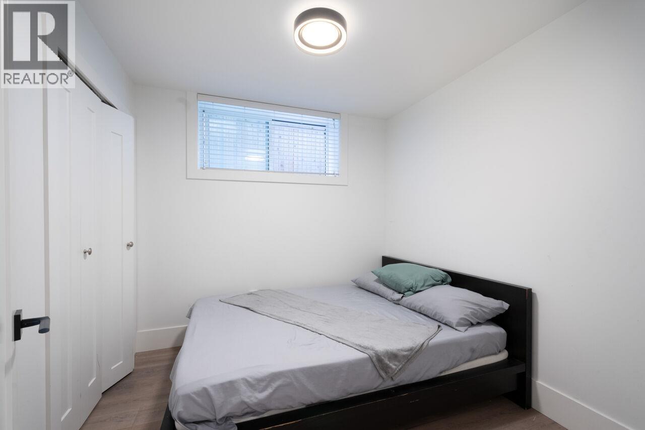 Listing Picture 35 of 36 : 2765 E 27TH AVENUE, Vancouver / 溫哥華 - 魯藝地產 Yvonne Lu Group - MLS Medallion Club Member