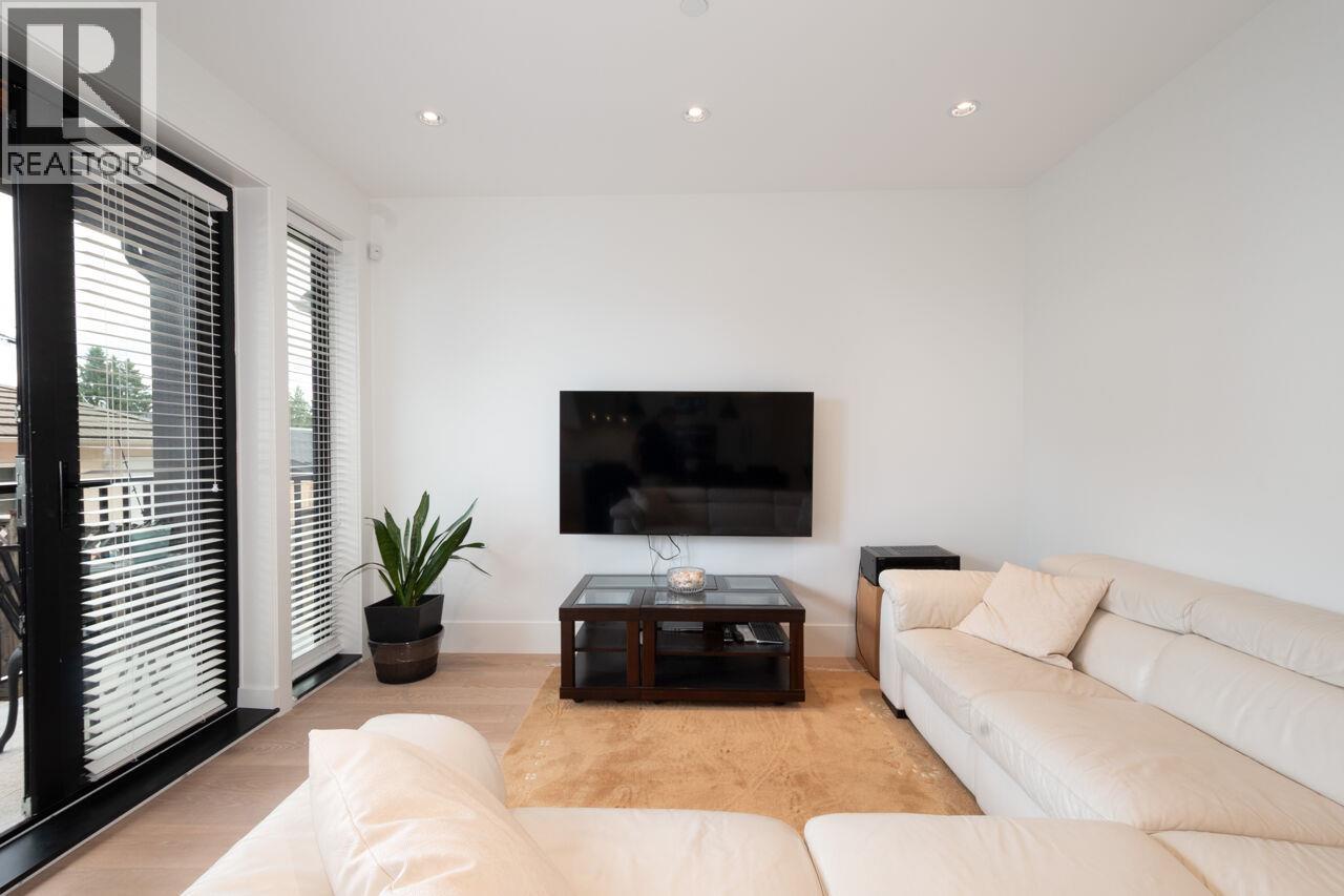 Listing Picture 8 of 36 : 2765 E 27TH AVENUE, Vancouver / 溫哥華 - 魯藝地產 Yvonne Lu Group - MLS Medallion Club Member