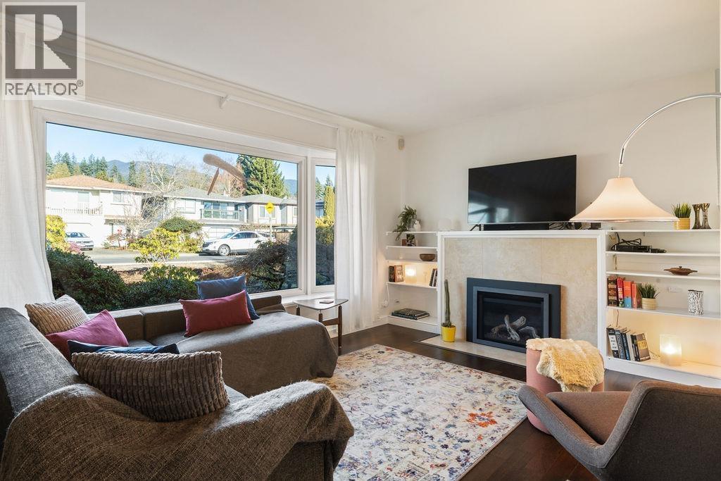 1315 W 15th Street, North Vancouver, British Columbia  V7P 1N1 - Photo 2 - R3088564