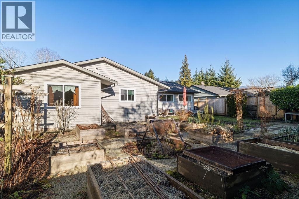 1315 W 15th Street, North Vancouver, British Columbia  V7P 1N1 - Photo 24 - R3088564