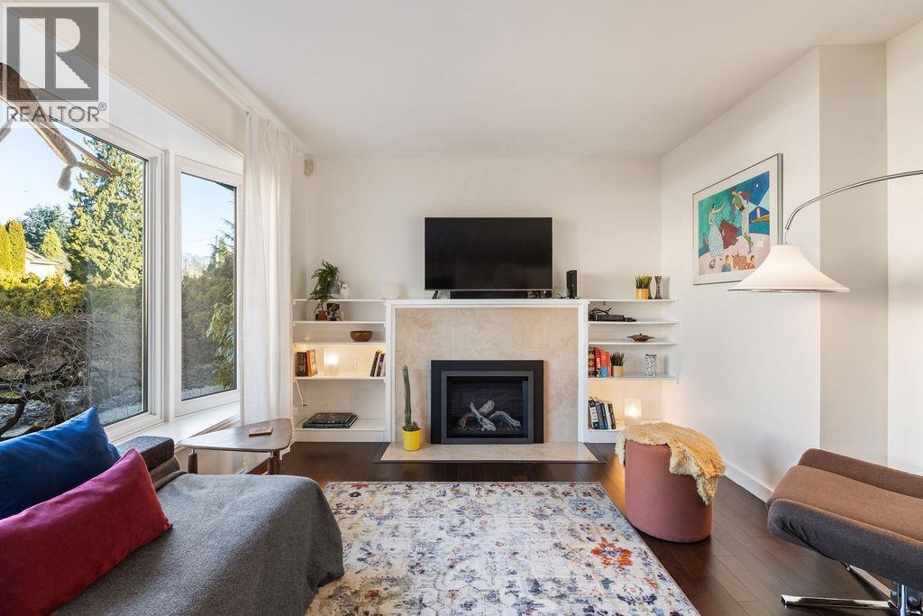 1315 W 15th Street, North Vancouver, British Columbia  V7P 1N1 - Photo 3 - R3088564