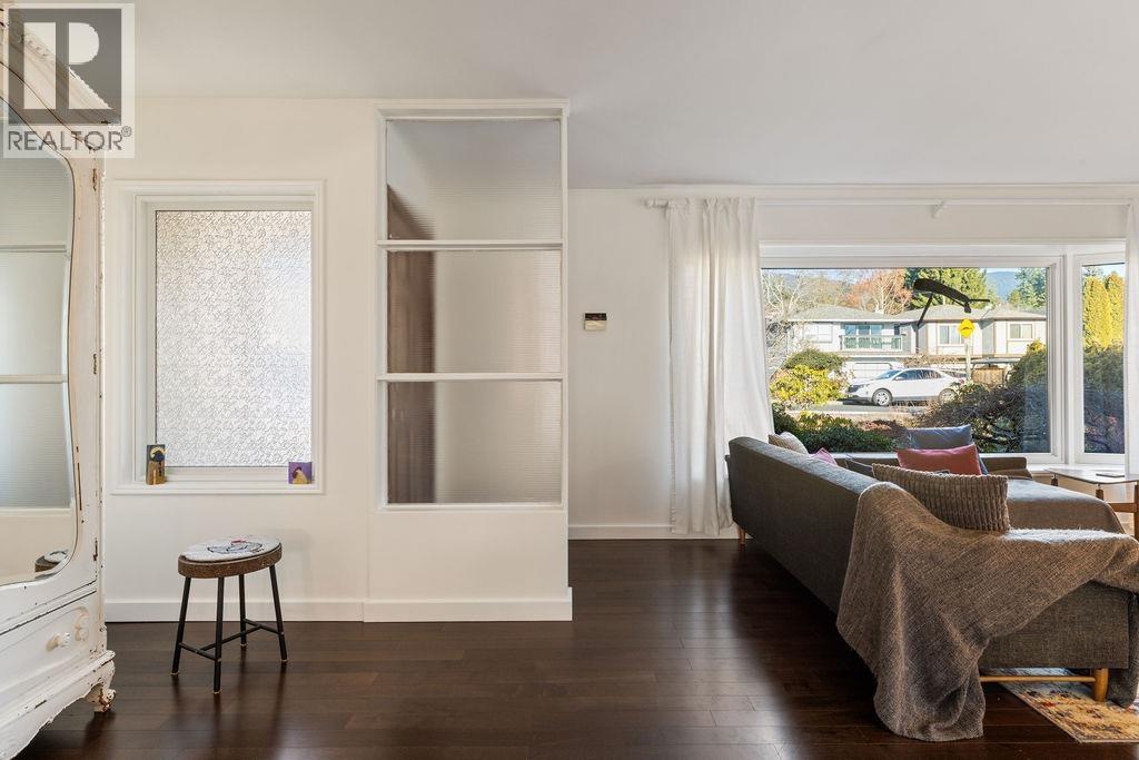 1315 W 15th Street, North Vancouver, British Columbia  V7P 1N1 - Photo 4 - R3088564