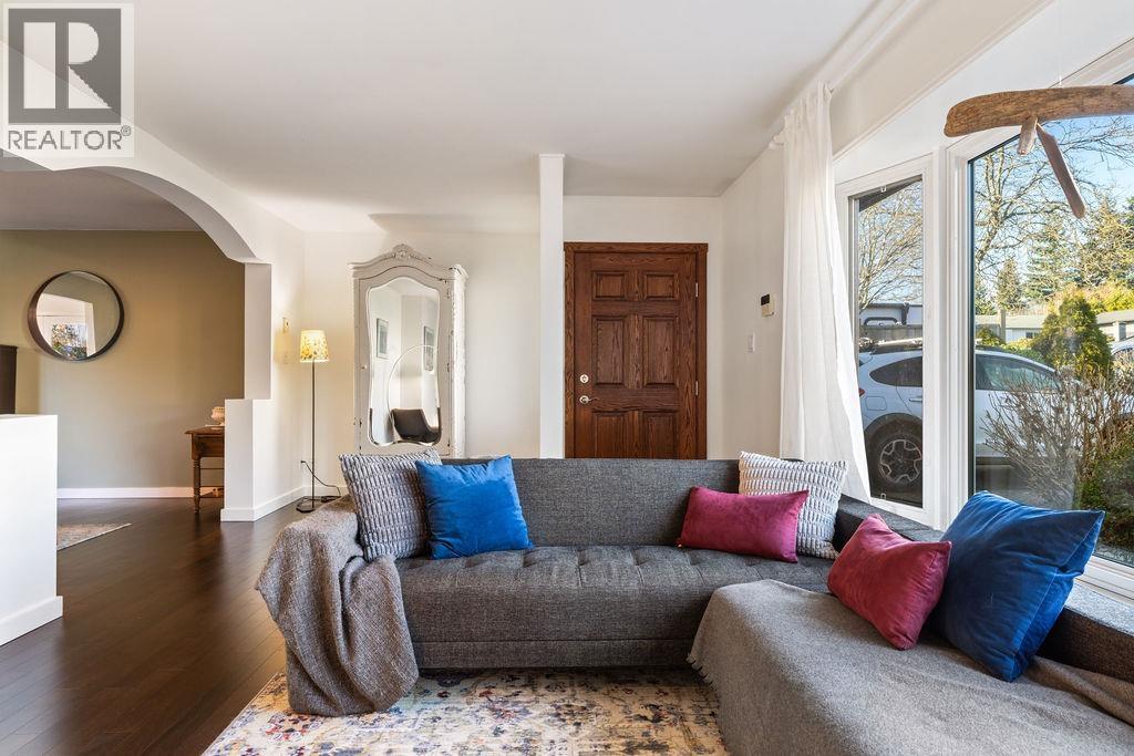 1315 W 15th Street, North Vancouver, British Columbia  V7P 1N1 - Photo 5 - R3088564