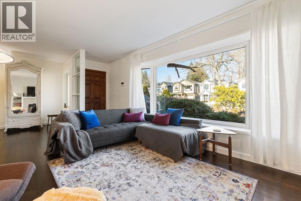 1315 W 15th Street, North Vancouver, British Columbia  V7P 1N1 - Photo 6 - R3088564