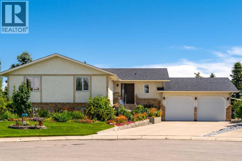 906 11 Street SE, High River, Alberta