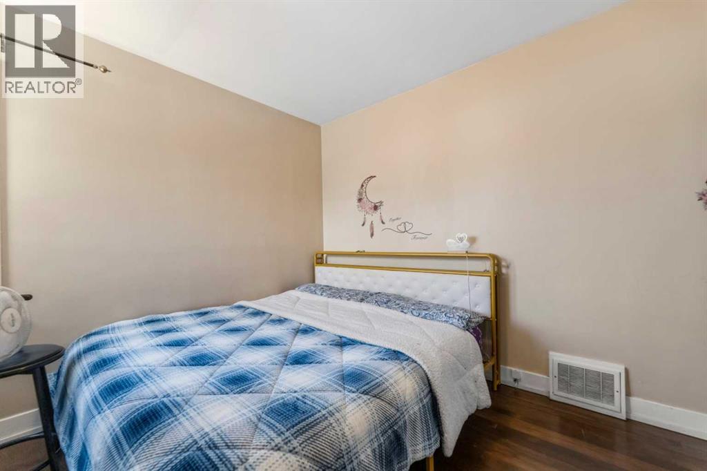 1623 Summit Street Sw, Calgary, Alberta  T3C 2L8 - Photo 18 - A2275099