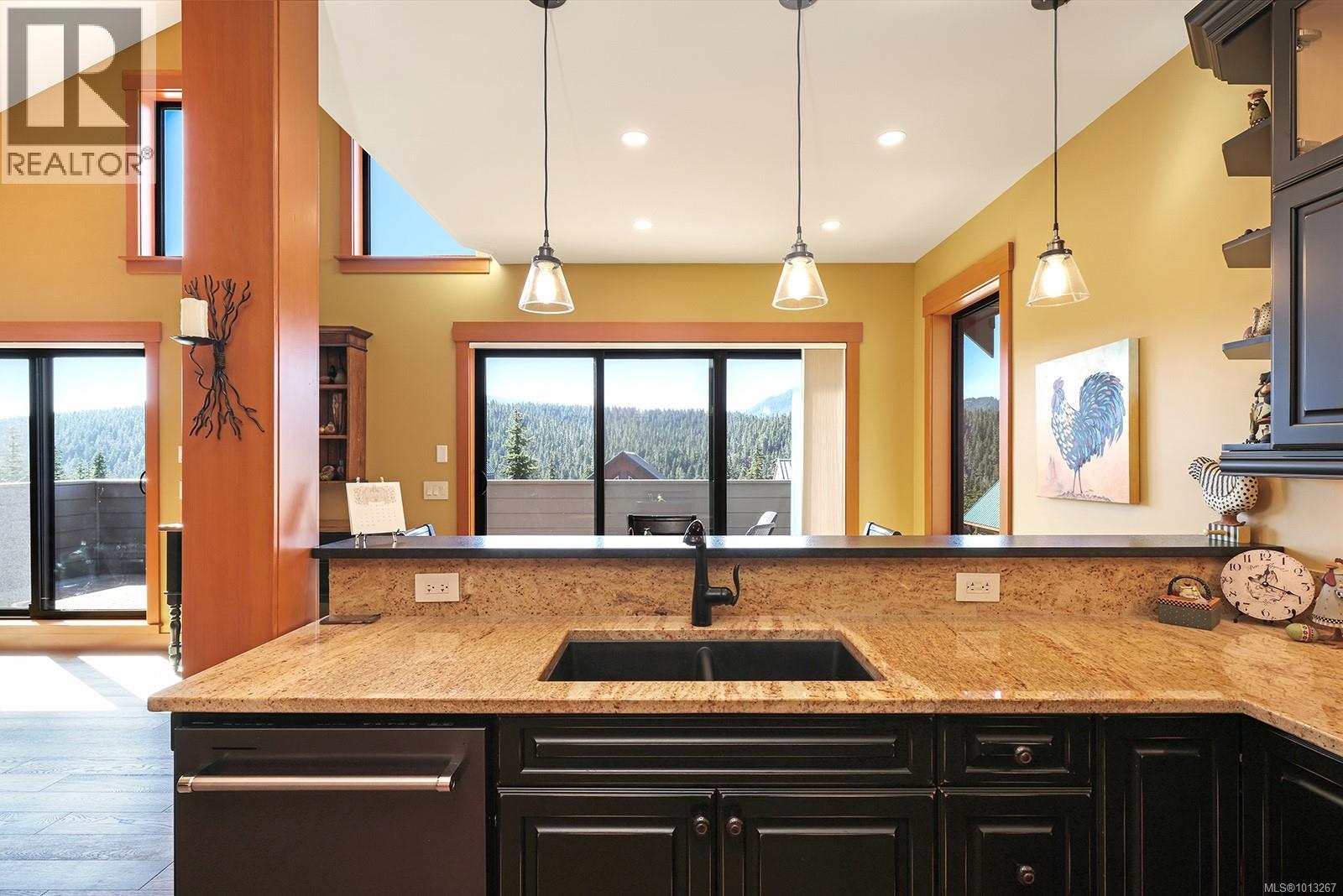 890 Cruikshank Ridge, Courtenay, British Columbia  V9J 1L0 - Photo 12 - 1013267