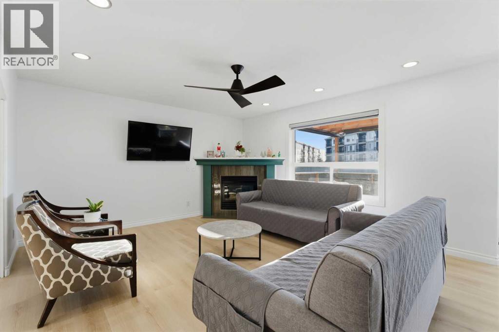 325 Bayside Place Sw, Airdrie, Alberta  T4B 2X5 - Photo 7 - A2276084