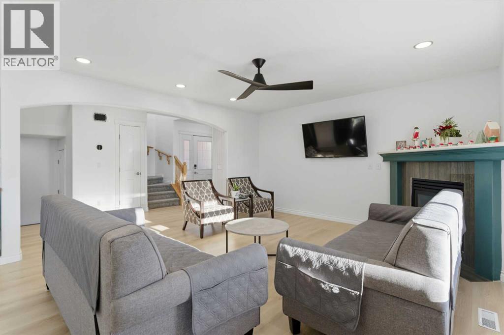 325 Bayside Place Sw, Airdrie, Alberta  T4B 2X5 - Photo 8 - A2276084