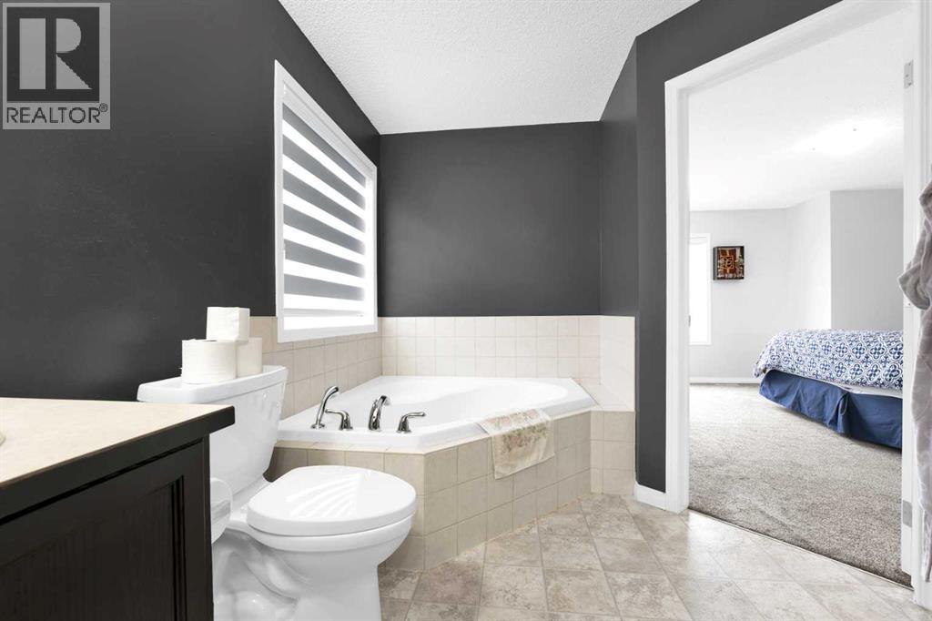 2101 Luxstone Boulevard Sw, Airdrie, Alberta  T4B 0H6 - Photo 30 - A2276129