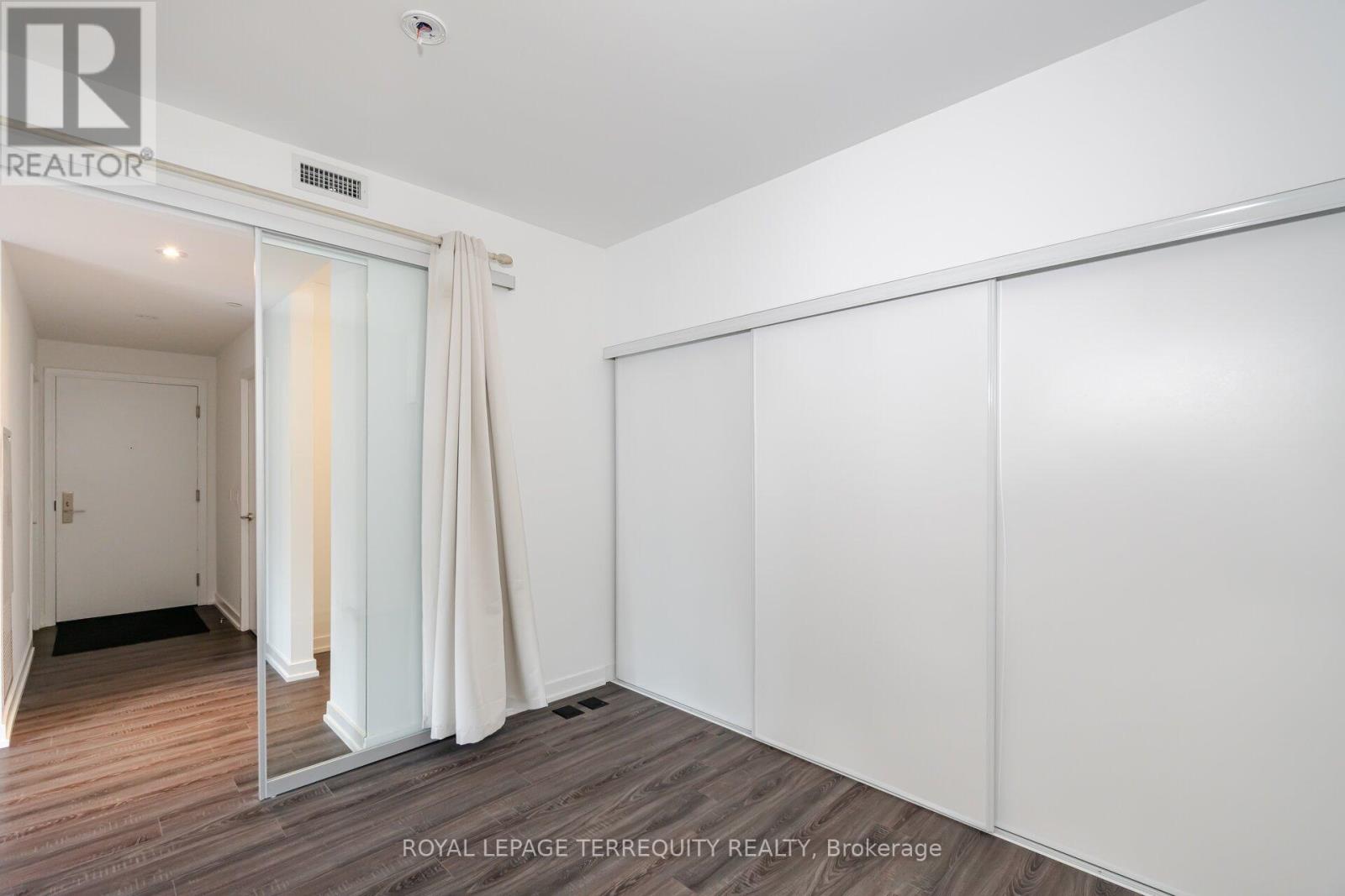 518 - 20 Edward Street, Toronto, Ontario  M5G 0C5 - Photo 30 - C12776936