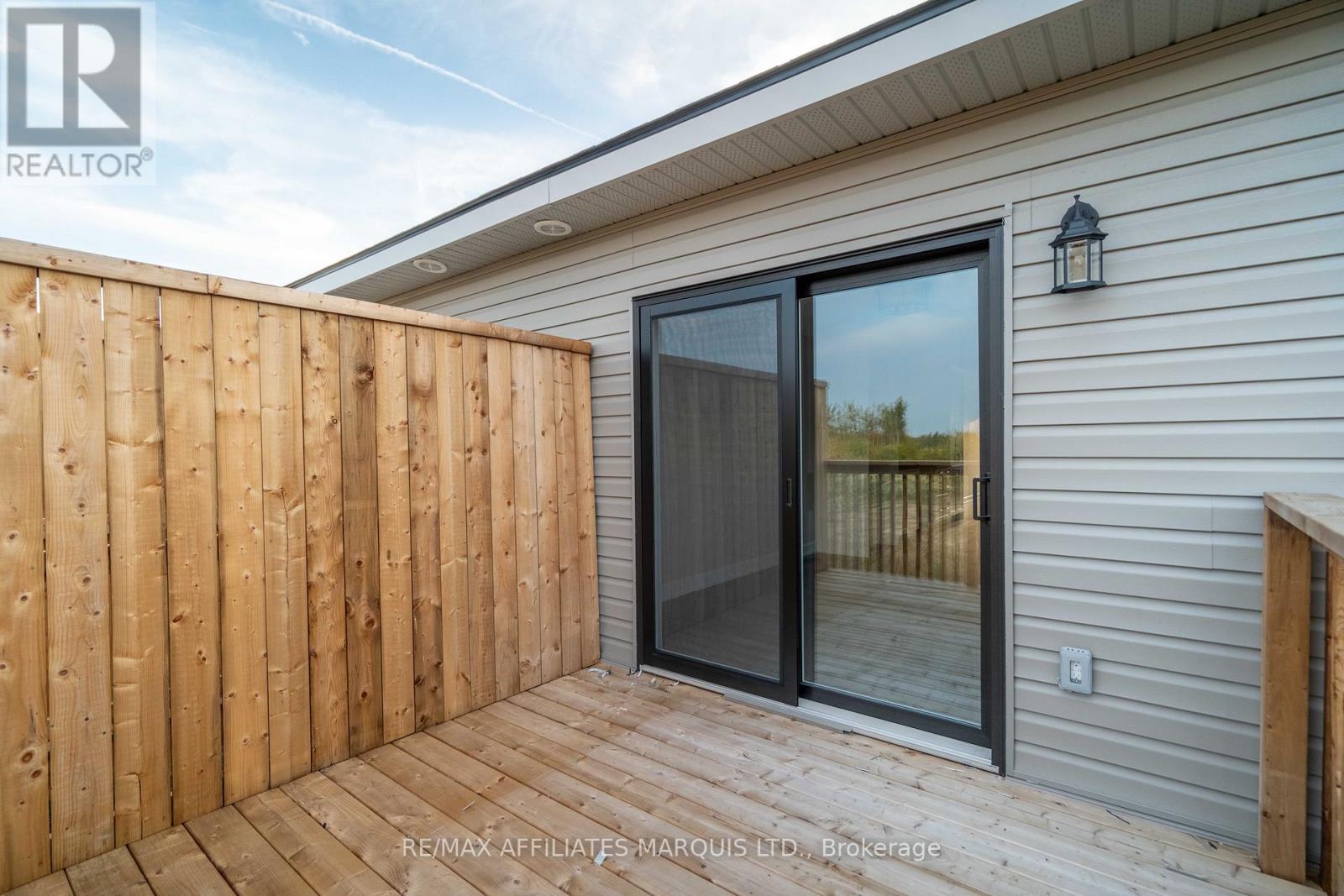 102 Woodland Drive, Cornwall, Ontario  K6H 0H2 - Photo 38 - X12777000