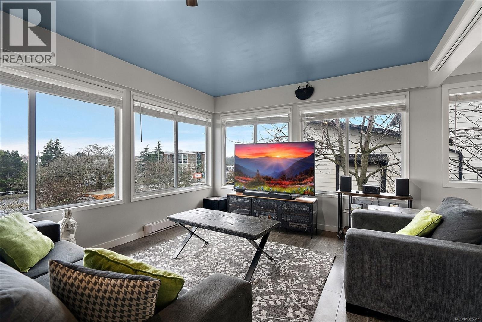 259 Crease Ave, Saanich, British Columbia  V8Z 1T1 - Photo 4 - 1025644