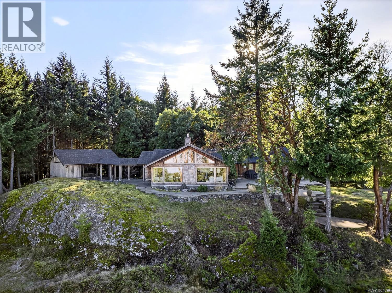 186 Sarah Way, Salt Spring, British Columbia  V8K 2X8 - Photo 2 - 1024639