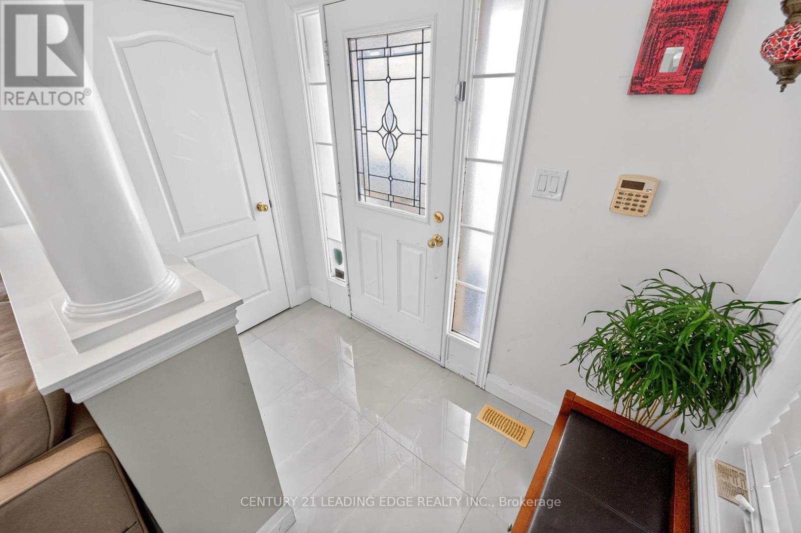 19 Joseph Todd Road, Whitchurch-Stouffville, Ontario  L4A 0H8 - Photo 4 - N12776918