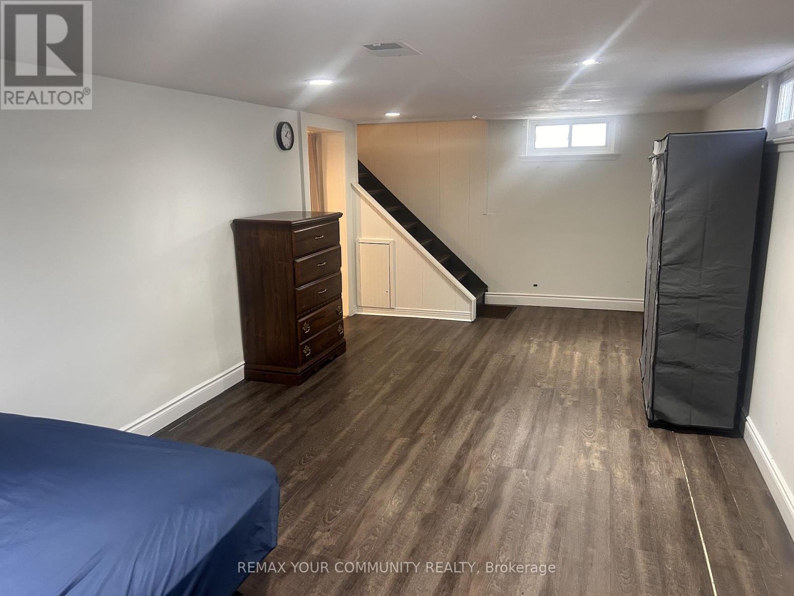 420 Elmwood Avenue, Richmond Hill, Ontario  L4C 1M3 - Photo 5 - N12776930