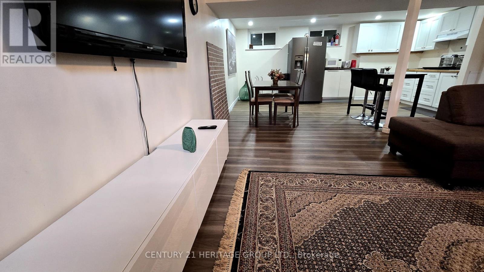 77 Aurora Heights Drive, Aurora, Ontario  L4G 2X1 - Photo 6 - N12776970