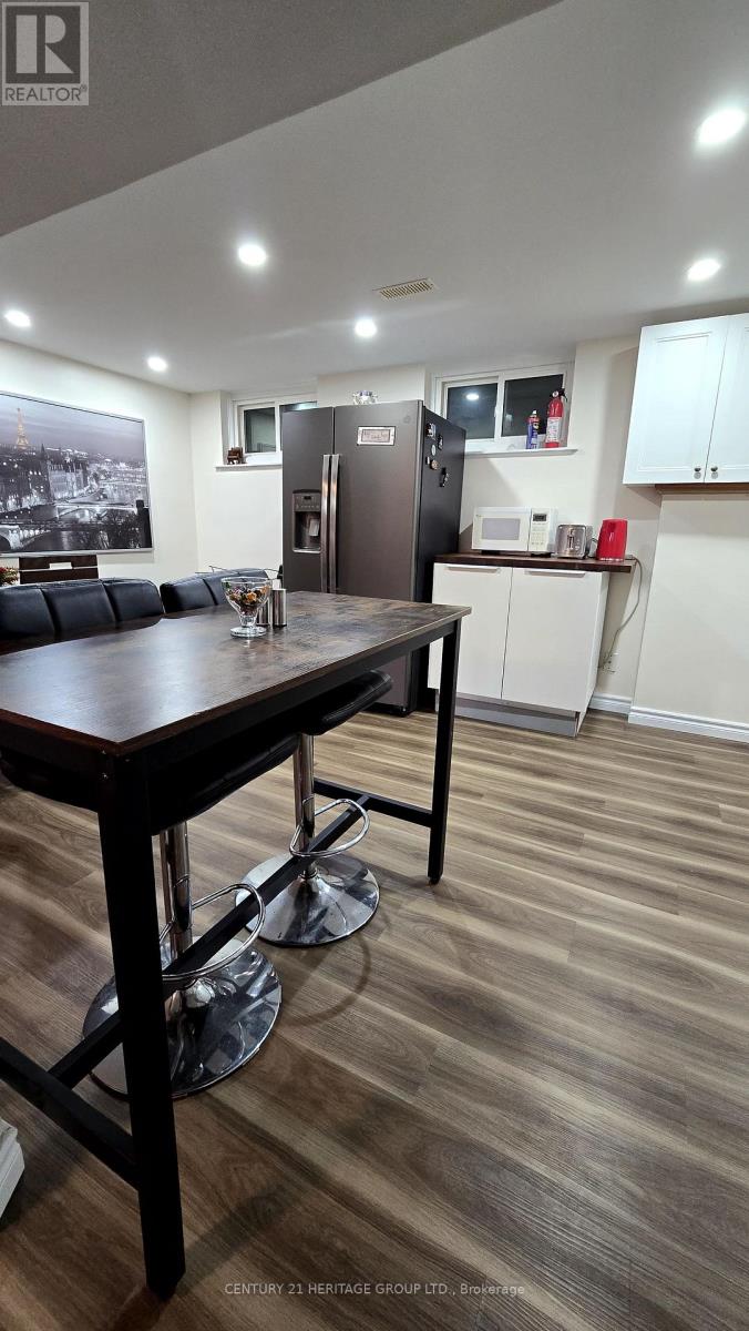 77 Aurora Heights Drive, Aurora, Ontario  L4G 2X1 - Photo 9 - N12776970