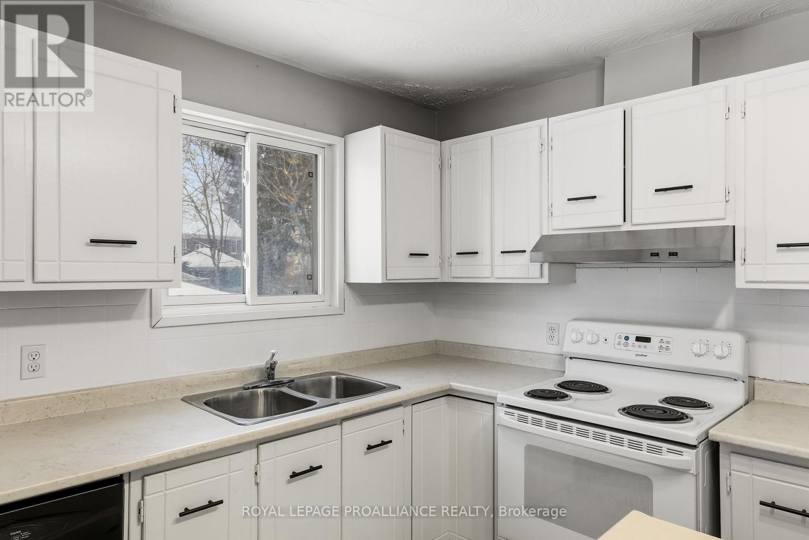 B - 32 James Street W, Cobourg, Ontario  K9A 2J9 - Photo 11 - X12776342