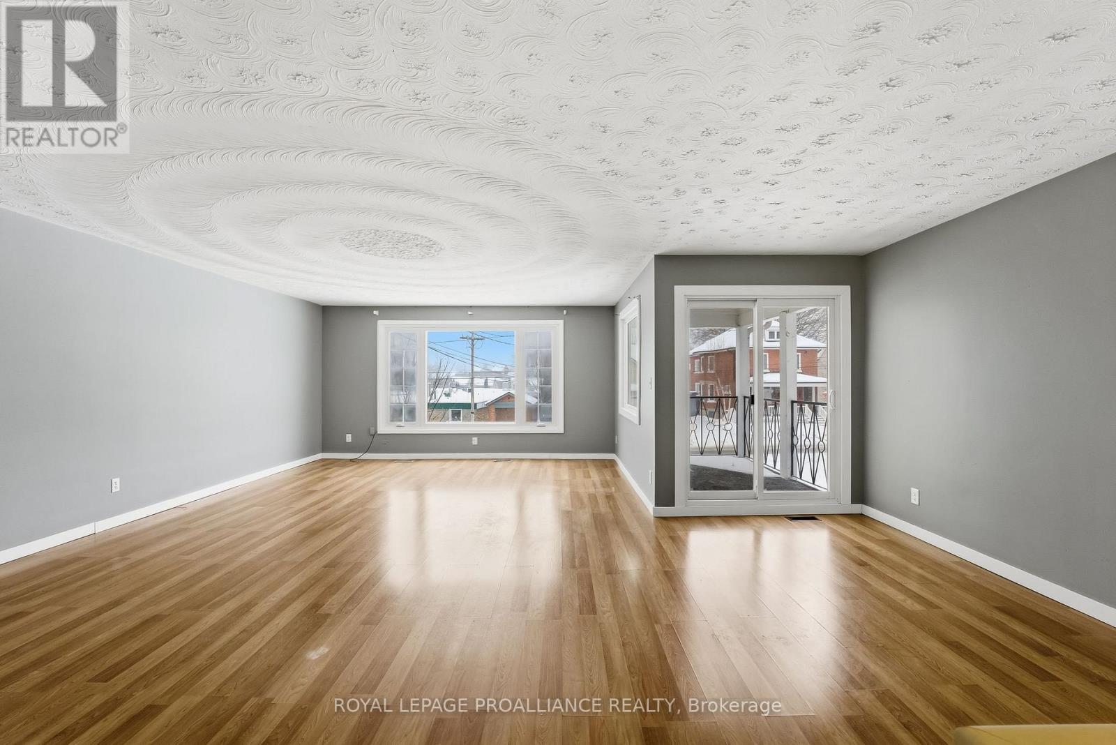 B - 32 James Street W, Cobourg, Ontario  K9A 2J9 - Photo 2 - X12776342