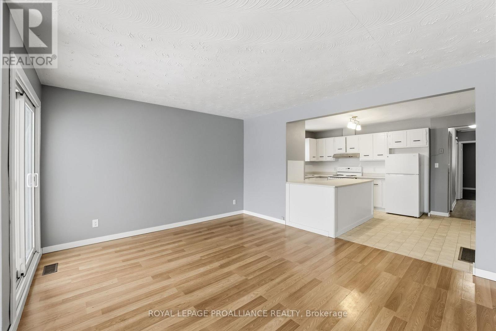 B - 32 James Street W, Cobourg, Ontario  K9A 2J9 - Photo 7 - X12776342