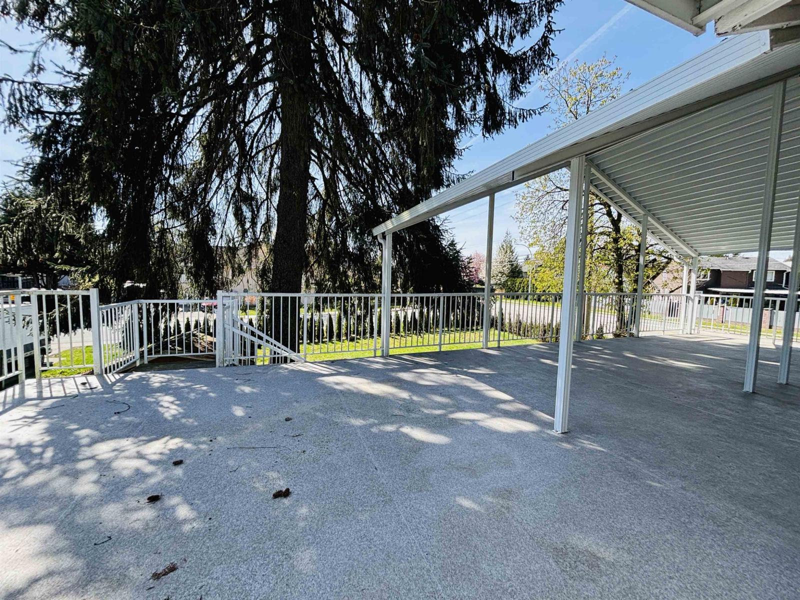 9716 156 Street, Surrey, British Columbia  V3R 0X9 - Photo 2 - R3088632