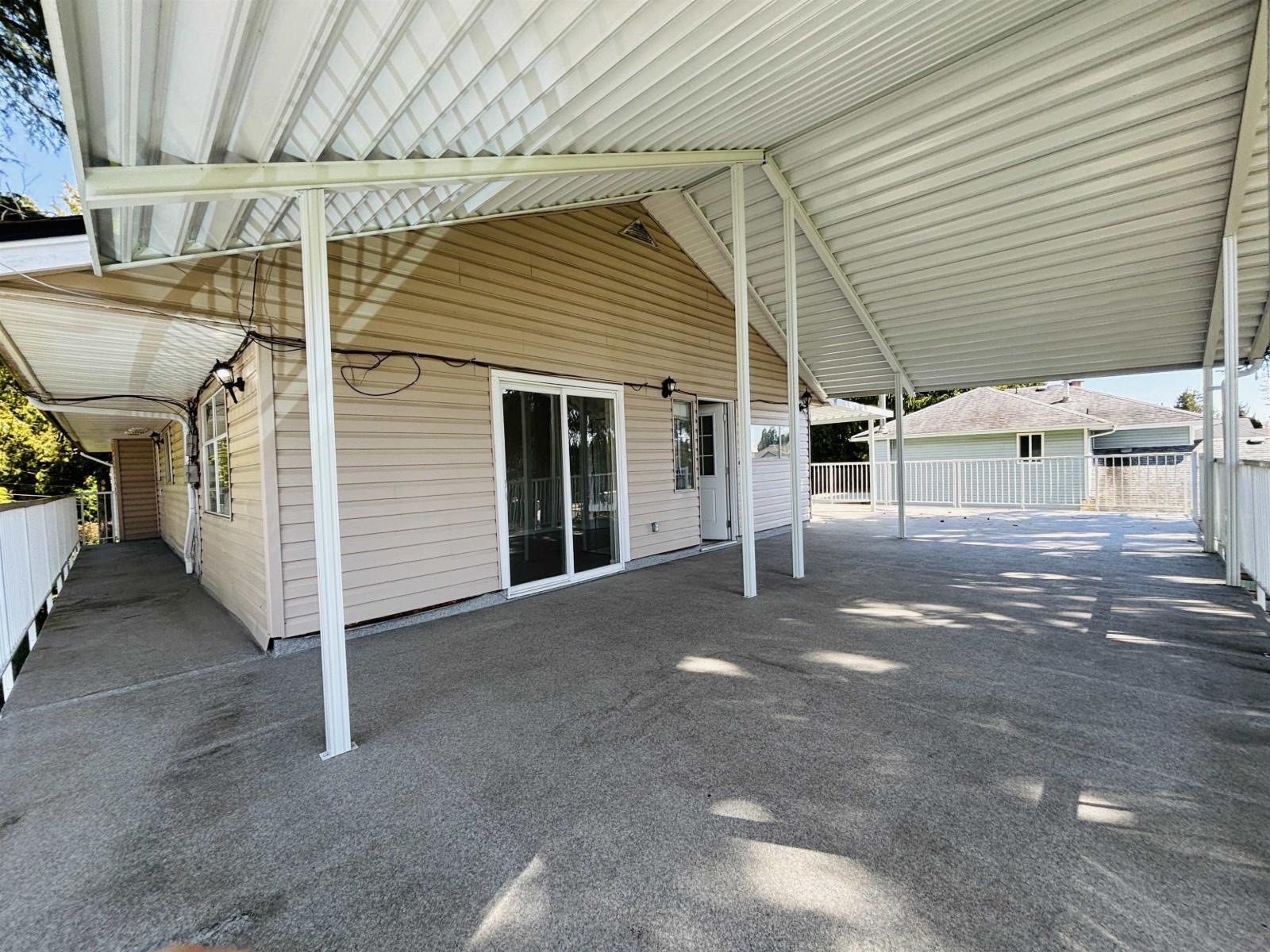 9716 156 Street, Surrey, British Columbia  V3R 0X9 - Photo 3 - R3088632