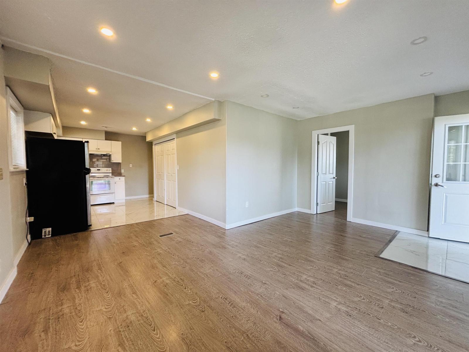 9716 156 Street, Surrey, British Columbia  V3R 0X9 - Photo 5 - R3088632