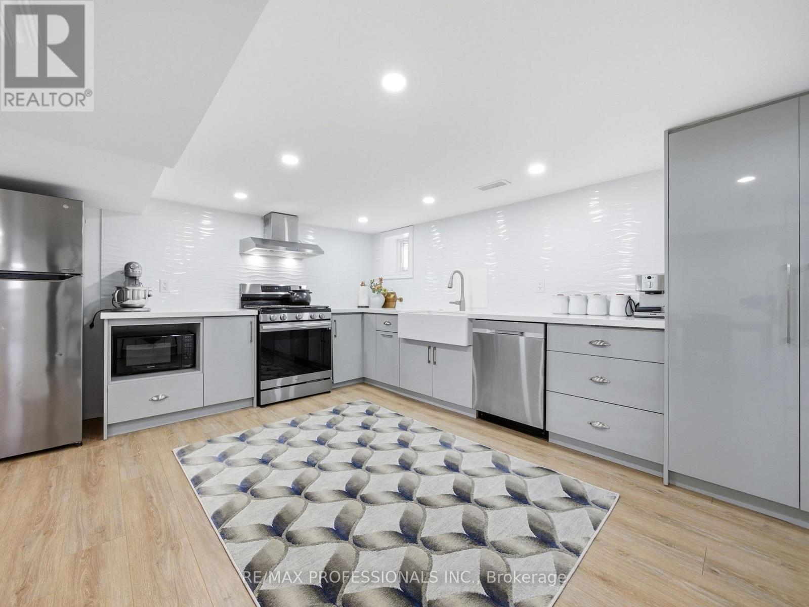 168 The Kingsway, Toronto, Ontario  M8X 2V6 - Photo 20 - W12776914