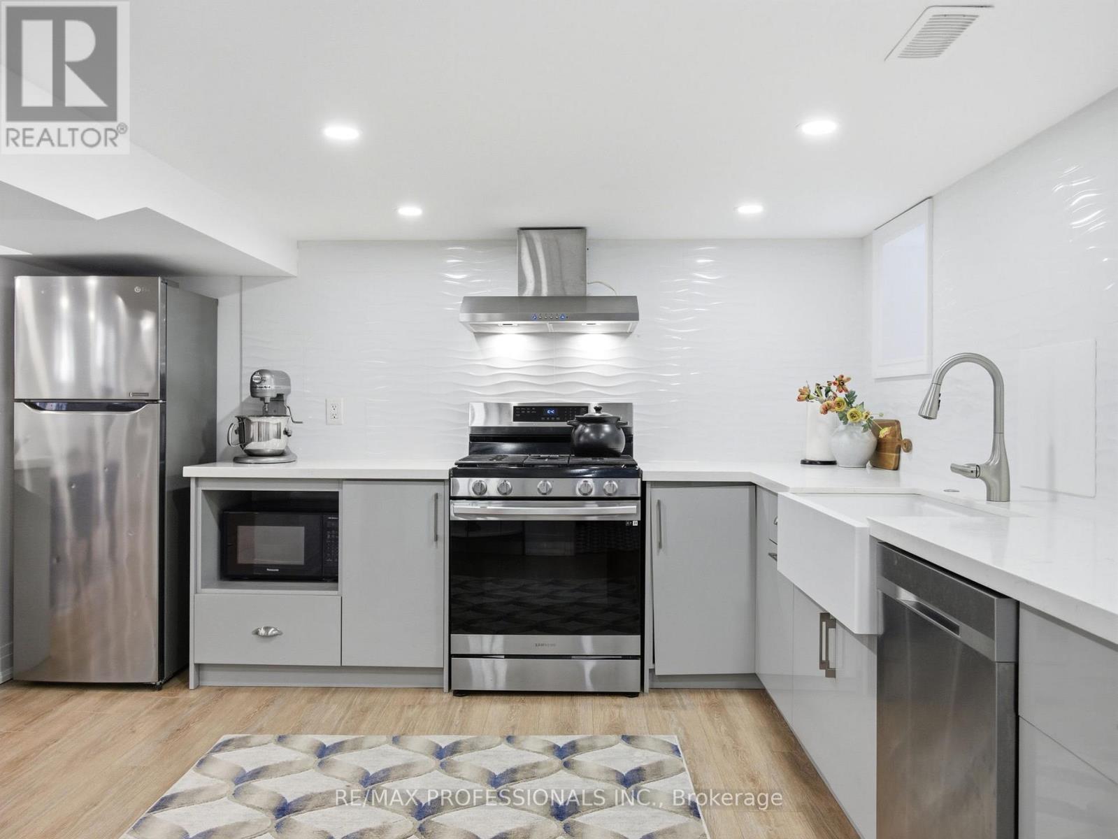 168 The Kingsway, Toronto, Ontario  M8X 2V6 - Photo 22 - W12776914