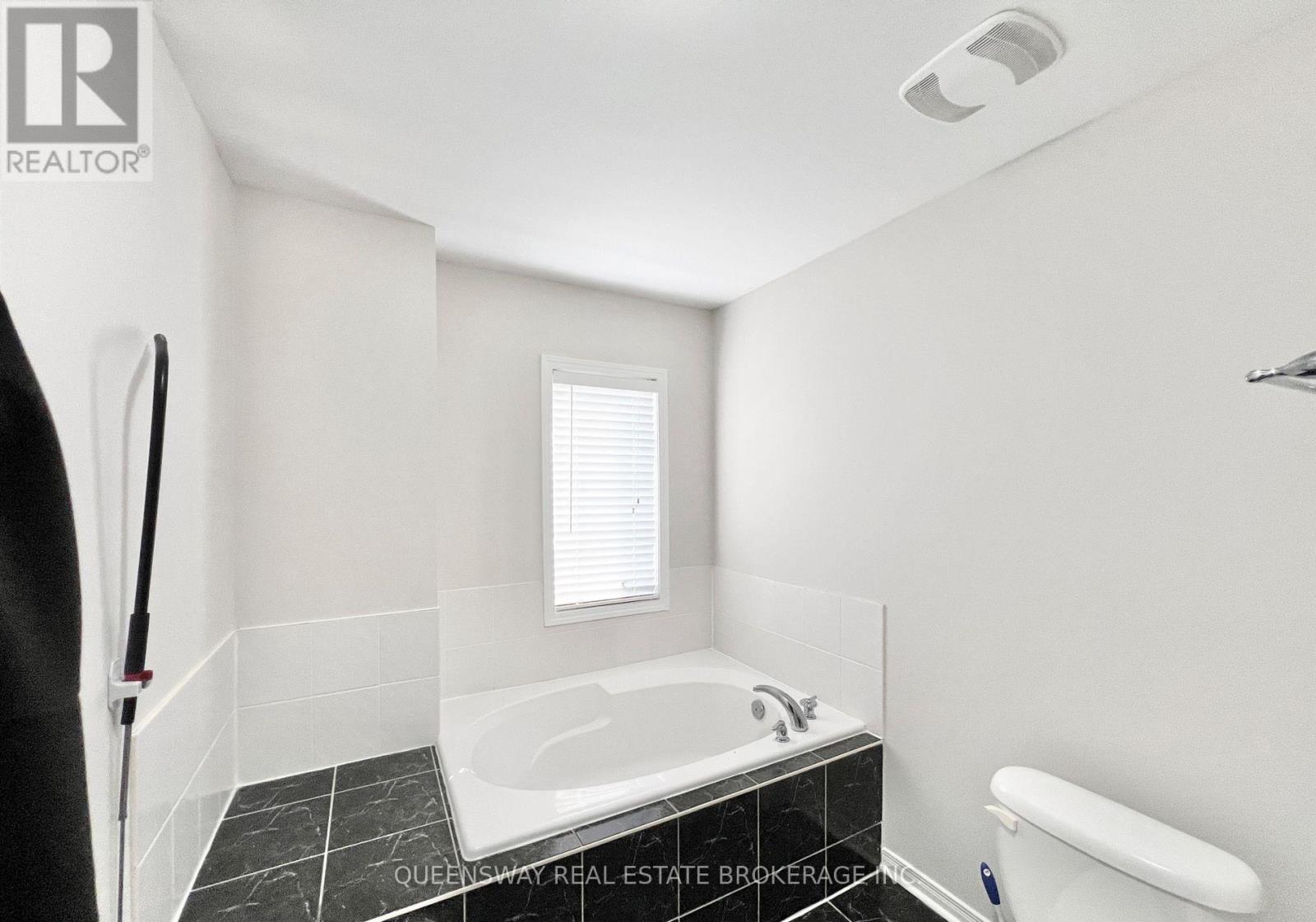 Upper - 514 Candlestick Circle, Mississauga, Ontario  L4Z 0B2 - Photo 18 - W12776940