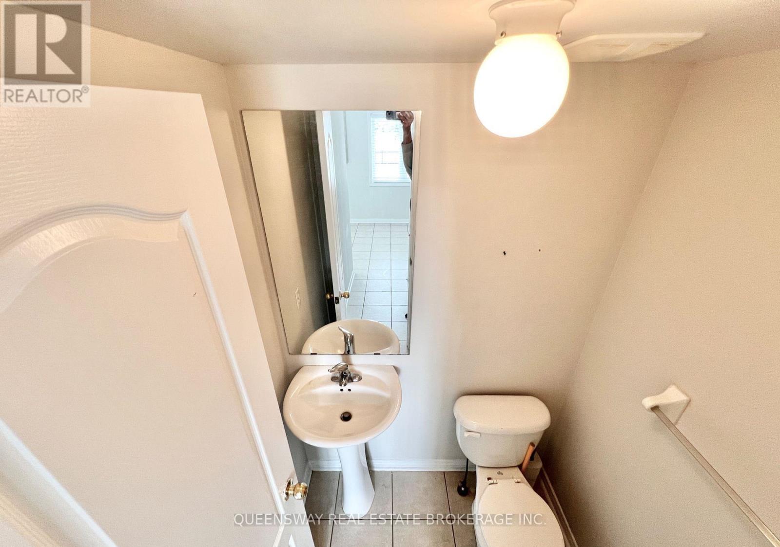 Upper - 514 Candlestick Circle, Mississauga, Ontario  L4Z 0B2 - Photo 3 - W12776940