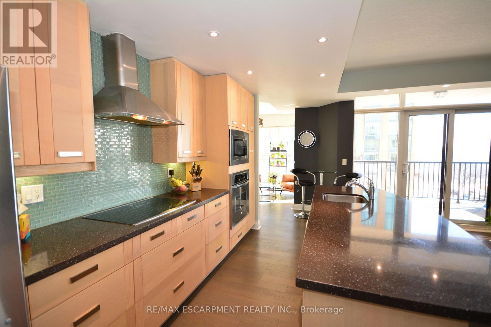 513 - 399 Elizabeth Street, Burlington, Ontario  L7R 0A4 - Photo 5 - W12776958