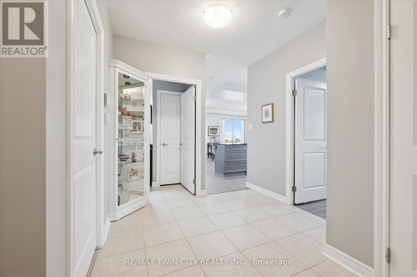 809 - 539 Belmont Avenue W, Kitchener, Ontario  N2M 0A2 - Photo 6 - X12776908