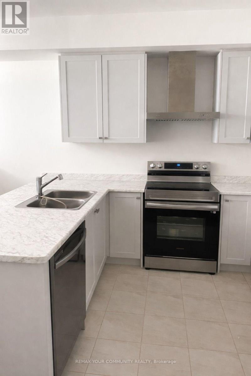 39 Niagara Drive, Thorold, Ontario  L2V 0B7 - Photo 4 - X12776944