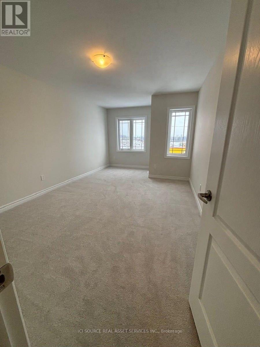 56 Bruton Street, Thorold, Ontario  L2V 0N3 - Photo 3 - X12776988